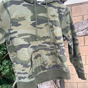 J. Crew Women's Camouflage Hoodie - Green and Olive
